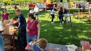 Der Stadtpark ist in Lampertheim zentraler Ort für den „Tag der Nachbarn“, den „Tag der Städtebauförderung“ und den „Weltspieltag“. Dort werden unter anderem Vogelhäuschen gebaut.