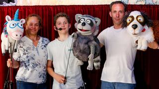 Ein gutes Team: Gina Sperlich mit den „Neinhorn“, Louis mit dem „Wasbär“ und Alfred Krämer mit dem „Nahund“.