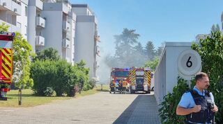 Brand in einem Mehrfamilienhaus in der Bussardstraße in Brühl.