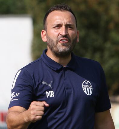 Marco Rocca, Trainer des Fußball-Landesligisten Ketsch, freut sich über den unver-hofften Klassenerhalt seines Teams – und hat nun Planungssicherheit.