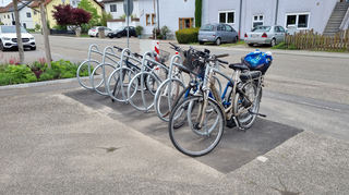 Die Radständer aus Metall können bereits genutzt werden.