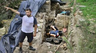 Seit einem Jahrzehnt wird nach den Ursprüngen der Burg Wersau gegraben. Unter anderem von Grabungsleiter Justin Schmidt und Studenten aus Heidelberg.