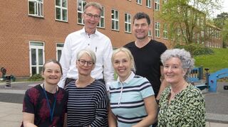 Stefanie Seierl (2. v. l.) hat sich prima mit anderen Teilnehmern und Organisatoren des Hope-Austausch-Programms verstanden, die hier für ein Erinnerungsfoto zusammengekommen sind.