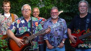 Jonathan Grigo (v. l.), Ewald Berlinghof, Jürgen Weber, Bernhard Schiewner und Willi Egler lassen’s musikalisch krachen.