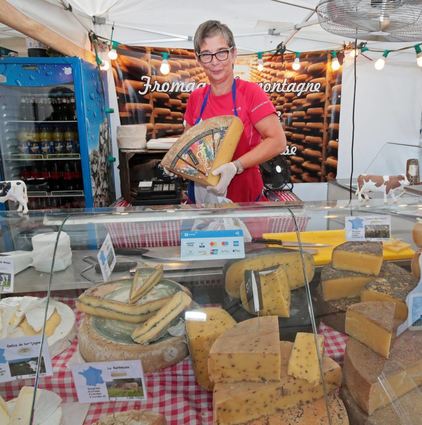 Sandrine Bergeas war vor einem Jahr mit ihrem Käsestand beim französischen Markt dabei. Auch dieses Jahr gibt es wieder feine Käsespezialitäten.