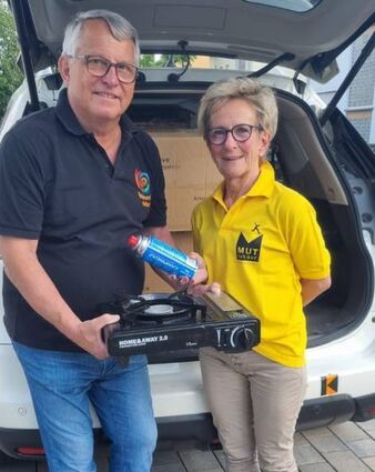 Packen die Campingkocher ein: Dieter Rey und Marianne Faulhaber.