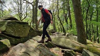 Egal, ob auf weichen Waldwegen, auf Asphalt, Schotter oder in unebenen Gelände: Der Wanderstiefel von HAIX macht alles mit und glänzt dabei mit Komfort.