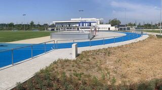 Dem Gemeinderat wird am kommende Montag die Schlussrechnung für den Sportpark-Süd vorgelegt – allerdings ist noch nicht jedes Gewerk wirklich endgültig in dem Zahlenwerk vorhanden, weil teilweise noch daran gearbeitet werde, denn das Projekt umfasse neben den Straßen und Parkplätzen drumherum viele Facetten vom Hundesportplatz über die neue Sporthalle bis zu den modernen Trainingsstätte von FVB und TVB.