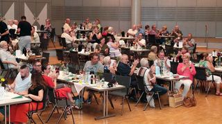 METADATEN aus dem DC-Upload-Tool:

Bildtext: Hockenheim, Stadthalle, 75 Jahre VdK, 18.06.2023, Bild: Lenhardt

Hochgeladen von:
Norbert & Dorothea Lenhardt / SZ Freie Mitarbeit (doro-lenhardt@t-online.de)

Bildrechte:
1.) Ich bin berechtigt, die hochgeladenen Bilder der Mediengruppe Dr. Haas GmbH zur Verfügung zu stellen. Die Bilder dürfen in den gedruckten Ausgaben des "Mannheimer Morgen", "Südhessen Morgen", "Bergsträßer Anzeiger", "Schwetzinger Zeitung/Hockenheimer Tageszeitung" sowie "Fränkische Nachrichten" inklusive deren Internetauftritte (www.mannheimer-morgen.de, www.bergstraesser-anzeiger.de, www.schwetzinger-zeitung.de und www.fnweb.de)
2.) Es wird ein vollumfängliches einfaches Nutzungsrecht ohne zeitliche Beschränkung eingeräumt.
3.) Ich versichere, dass die abgebildeten Personen einer entsprechenden Veröffentlichung zugestimmt haben. Die Bilder dürfen bearbeitet und archiviert werden.

4.) Die Bilder dürfen in Social-Media-Kanälen wie Facebook und Instagram genutzt werden.

Nutzung: Kostenpflichtig nutzbar

ID im DC-Upload-Tool: 33574