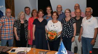 Wolfang Müller (v. l.), Rosi Müller, Bernd Siemers, Heidi Ströbel, Veronica Kerber, Dr. Isabell Arnstein, Dr. Marta Schmidt, Thomas Liebscher, Elfi Neubauer-Theis, Georg Kerber, Hans Slama, Charly Weibel bei der Vereinsgründung.