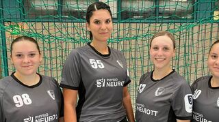 Nicole Weschenfelder (v. l.), Melina Friedrich, Cathrin Hofmann und Celina Weschenfelder schließen sich Handball-Drittligist HSG St. Leon/Reilingen an. Hinzu kommen Lea Kappelar, Hannah Merten und Melissa Engeln.