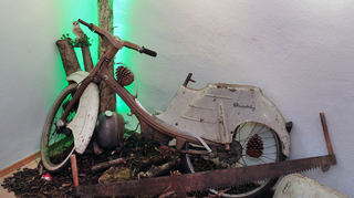 Exponat der Ausstellung "Hommage - Schätze aus der Garage" in Oftersheim.
