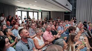 Kein Platz ist mehr frei im Franz-Danzi-Saal beim Konzert von Quatro Forte. Das Publikum ist begeistert.