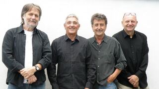 Hits aus 60 Jahren: „Hugo and Friends“ mit Wolfgang Franz (v. l.), Wolfgang Müller, Hugo Fuchs und Pit Goss spielen sie mit mehrstimmigem Gesang.