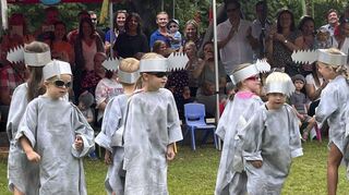 Cooler geht’s nicht: Der Sägefischtanz der Wichtelkinder kommt ebenfalls sehr gut beim Publikum an.