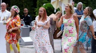 Es wird ausgiebig zu den karibischen Klängen getanzt.