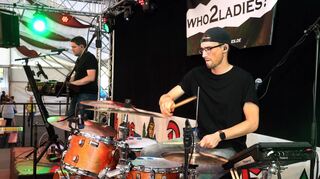Martin Weissmann und Julian Wittig – keine Frage hier sind „who2ladies“ am Werk. Die Schwetzinger werden den zweiten Freitag beim Backfischfest übernehmen, nachdem sie 2022 erstmals bei der Sause im Bruch spielten.