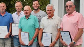Als langjährige Mitglieder beim FV 08 geehrt: Torben Wudy (v. l.), Vorsitzender Markus Roth, Maximilian Maier, Michael Maier, Wolfgang Auer, Kurt Auer, zweiter Vorsitzender Daniel Ketzer, Werner Klee und Klaus Müller.