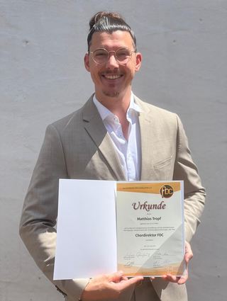Matthias Tropf wurde vom Fachverband der Chorleiter (FDC) zum Chordirektor befördert.