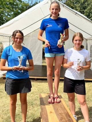 Boatercross-Meisterinnen Nike Hess (v. l.), Mona Ader und Greta Boos.