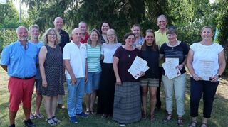 Die Geehrten: Uwe Schmitt (v. l.), Michael Hehl, Ellen Redecker, Bernhard Behler, Holger Schell, Sven Walter, Gabi Hehl, Eva Hufnagel, Sabrina Stan, Jutta Krenzlin, Anika Wüst, Sabine Pohl, Dr. Ralf Göck, Tamara Rill und Astrid Mutschler.