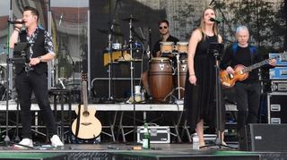 Zurück auf der Bühne: Nach langer Corona-bedingter Pause spielt die „Acoustic Rock Night“ dieses Jahr wieder häufiger wie hier beim Ortsmittefest in Plankstadt.