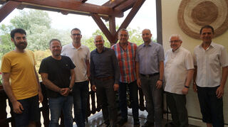 Freuen sich aufs Backfischfest: Emanuel Kuderna von der Mobilen Jugendarbeit (v. l.), Dennis Kastner von der Badischen Staatsbrauerei Rothaus, Eventmanager Stephan Finke, Bürgermeister Timo Wangler, Backfischfest-Geschäftsführer Manfred Fritscher, Platzwart Jens Fritscher, ASV-Vorsitzender Günter Perner und Backfischfest-Geschäftsführer Claus Heim.