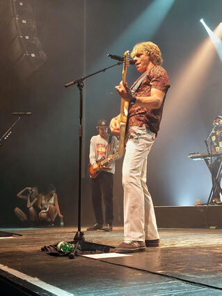 Ross Lynch (vorn) stand im Mittelpunkt des Konzerts.
