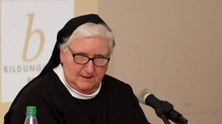 Schwester Philippa Rath berichtet von den Schicksalen der Frauen, die ihrer Berufung nicht folgen dürfen.