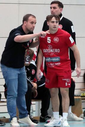 Justin Hahne (l.) formt das neue