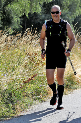 Dr. Thomas Soballa muss am vierten Tag sein Vorhaben - sieben Marathons an sieben Tagen zu laufen - abbrechen.