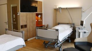 Die Ein- und Zweibettzimmer der neuen Wahlleistungsstation in einem hochwertigen Ambiente auf Hotelniveau.