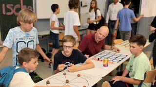 Viele Brettspiele – teilweise wurden sie bereits in der Antike gespielt – geben einen Eindruck vom vielfältigen Angebot auf dem Schulfest.