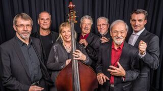 Die Barrelhouse Jazzband war schon einmal beim Jazz-Festival im Rathaushof mit von der Partie und begeisterte das Publikum. An diesen Erfolg will die Formation nun anschließen.