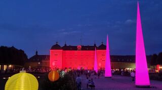 Beim Lichterfest in Schwetzingen leuchten Schloss, Pylone und Solar-Lampions um die Wette...