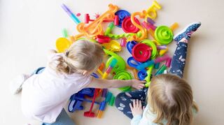 Die Gemeinde Plankstadt entlastet Familien bei den Betreuungsgebühren. Für das zweite Kind gibt es 50 Prozent Ermäßigung, für das dritte und mehr entfallen sogar die Gebühren.