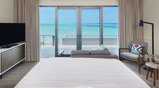 Ja, so macht aufwachen Spaß... Blick vom Bett einer Wasservilla des Le Méridien Maldives Resort &amp; Spa.