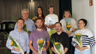 Von ihnen hat das Hebel-Gymnasium Abschied genommen: Dr. Markus Herrmann (v. l.), Benno Müller, Daniel Bender, der wiederkommen wird, Jennifer Jäger, Claudia Rieger, Johannes Bauer, Katharina Krejci und Nella Ruder.