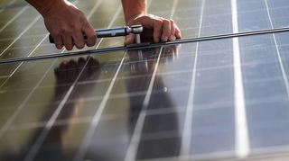 Photovoltaik soll es in Schwetzingen bald auf dem ehemaligen Tompkins-Gelände geben.