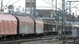 Am Bahnhof von Mannheim-Waldhof könnte der rund 15 Kilometer lange Tunnel für den Güterverkehr unter Mannheim und Ludwigshafen beginnen.