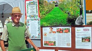 Gesunde Äpfel aus dem Garten im Stiegwiesenpark: Rudi Mergenthaler vom Obst- und Gartenbauverein hat sie neben zahlreichen Informationen zum Gärtnern mitgebracht.