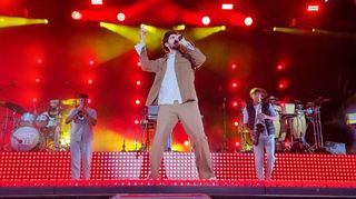 Alvaro Soler bringt musikalisch den Sommer zurück nach Schwetzingen.