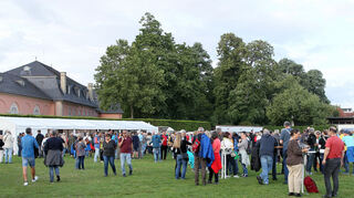 Das gastronomische Angebot bei den Konzerten im Schlossgarten ist bei den Besuchern gut angekommen. Bild: Lenhardt