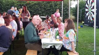 Mit vielen Spielen, aber auch Speis und Trank, feiert die AH-Familie des SC 08 ihr Sommerfest.