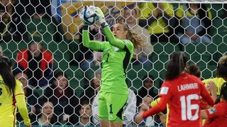 Catalina Pérez packt zu. Die kolumbianische Nationaltorhüterin gehört mit ihrem Team zu den besten acht Nationen der WM.