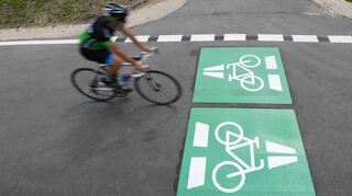 Viele Menschen in der Region sehnen sich den geplanten Radschnellweg von Heidelberg nach Schwetzingen herbei. Bis 2030 müssen sie sich noch gedulden.