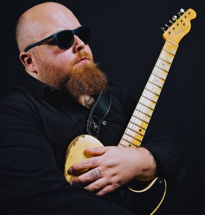 Eins mit seiner Gitarre: Andreas Kümmert überzeugt auf der Bühne sowohl musikalisch als auch mit seiner charakteristischen Stimme.