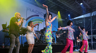 Erinnerungen an die Jackson 5 mit dem Song „Blame It On The Boogie“.