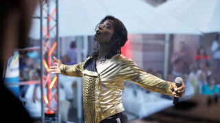 ssz_Sommer im Schloss: Michael Jackson. Der Auftritt von Koffi Missah als Michael Jackson kann man ganz einfach beschreiben: WOW!