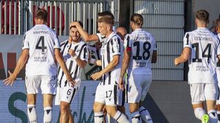 Jubel beim SV Sandhausen nach dem 1:0 durch El-Zein (2. v. l.).